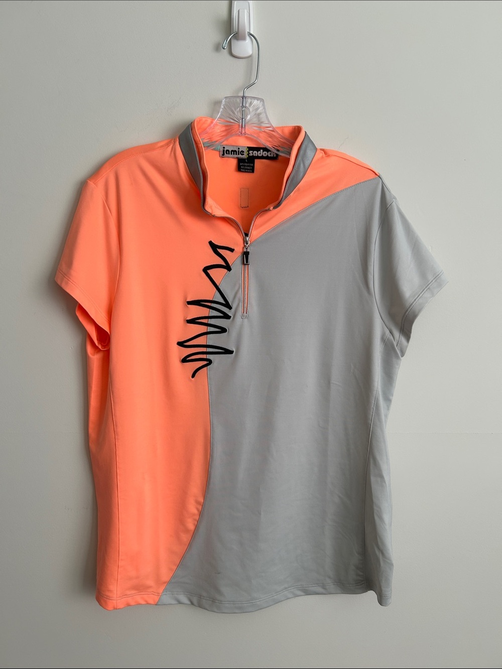 jamie sadock Coral and Gray 1/4 Zip Short Sleeve Golf Top. Size L